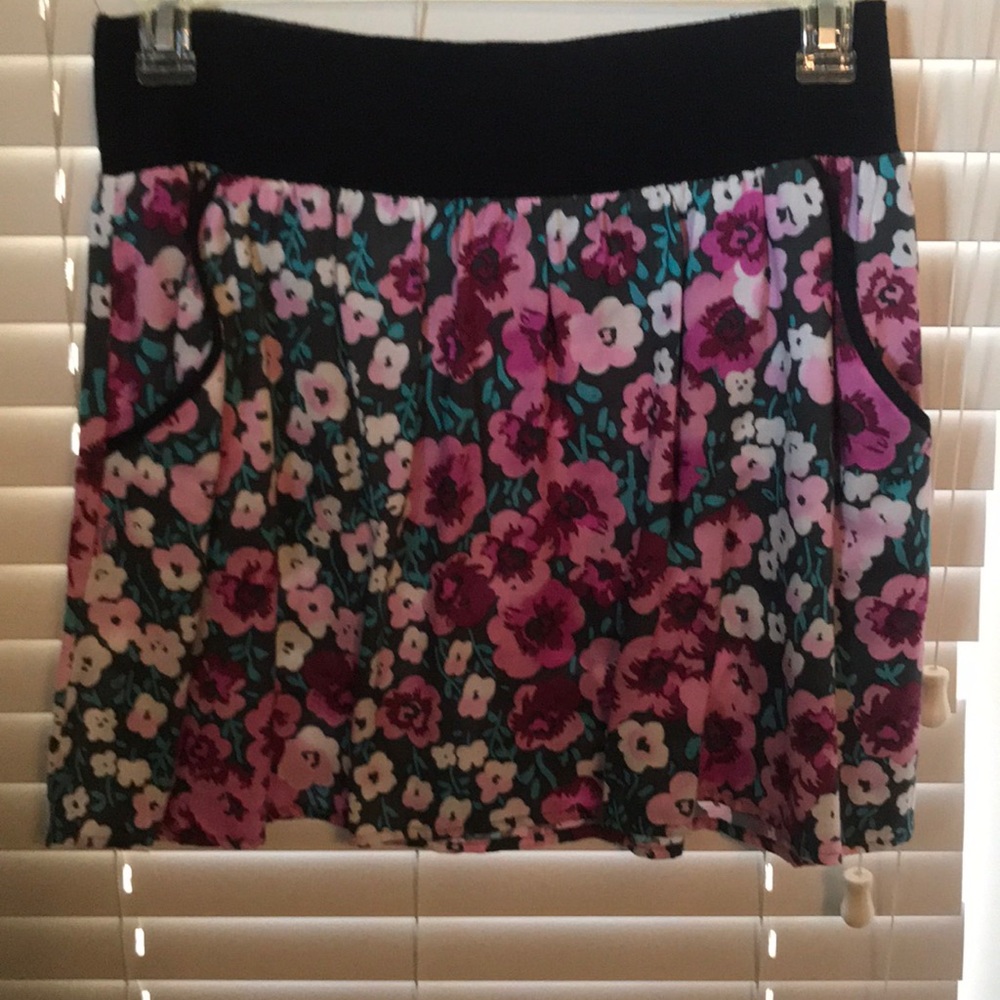 Floral print skirt